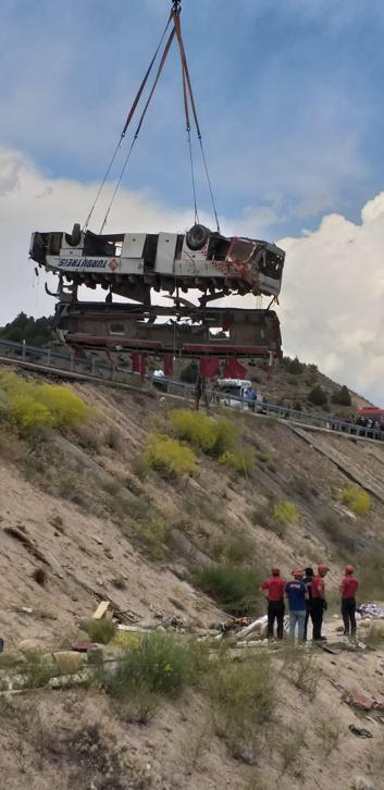 Karsta yolcu otobüsü viyadükten uçtu: 7 ölü, 21 yaralı