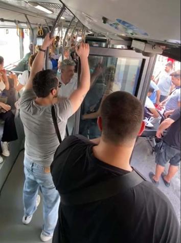 Otobüs şoförü, rahatsızlanan yolcuyu hastaneye yetiştirdi