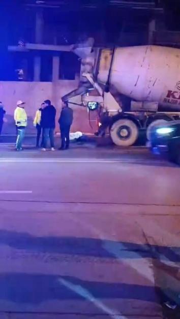Arnavutköyde temizlerken beton mikserine düşen şoför öldü; yakınları firma yetkilisi diye başkasına saldırdı