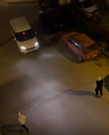 Kimlik sorgusu yapmak isteyen polislere saldıran 2 şüpheli gözaltına alındı