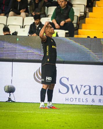 Göztepe, Avrupa yolunda emin adımlarla ilerliyor