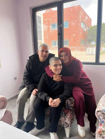 Bakanlığın devreye girdiği otizmli Muhammet, yeni merkezde ailesi ile buluştu