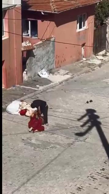 Sokakta tartıştığı eşini darbetti; gözaltına alındı