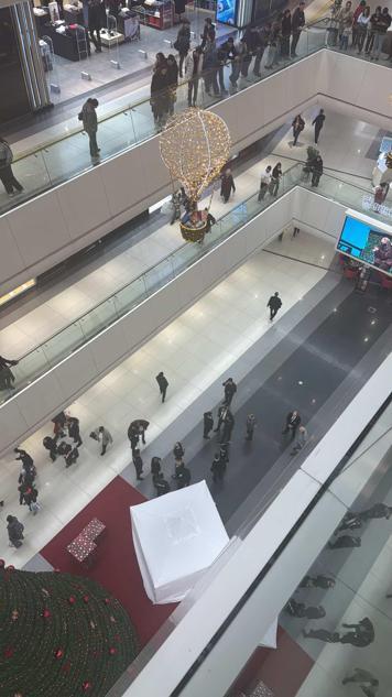 Şişli’de AVM’de 2nci kattan düşen Sezer hayatını kaybetti