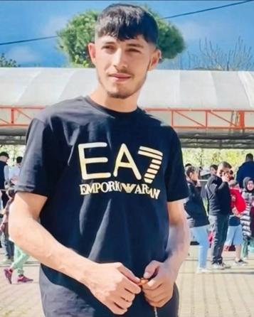 Arnavutköyde tartıştığı arkadaşını bıçakla öldürüp boş araziye attı