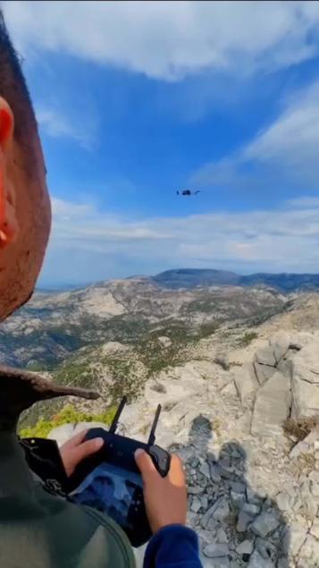 Üreme dönemindeki yaban keçileri, termal kameralı dronla izleniyor