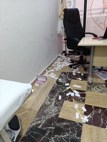 Aile hekimini darbeden hasta yakını tutuklandı; olay kamerada