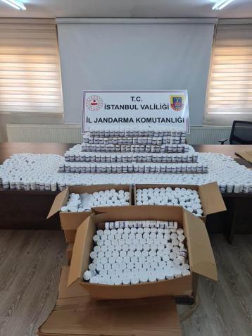 Eyüpsultanda jandarma vale kılığına girip suçüstü yakaladı; 278 bin uyuşturucu hap ele geçirdi