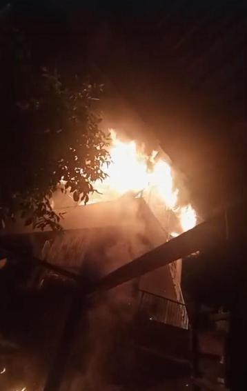 500 TL’lik şofben parası tartışmasında kiracılarını döverek öldüren çiftin evi yandı