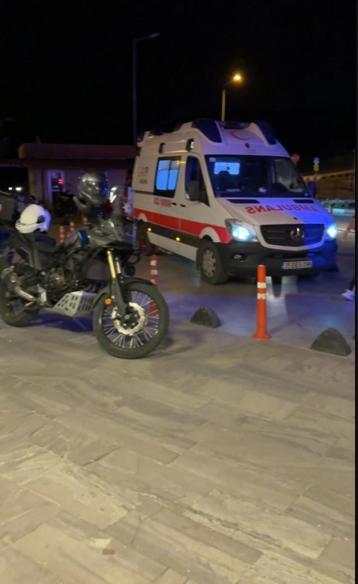 Çeşmede eğlence mekanında taşkınlık çıkarıp, işletmeciyi ayağından vurdular