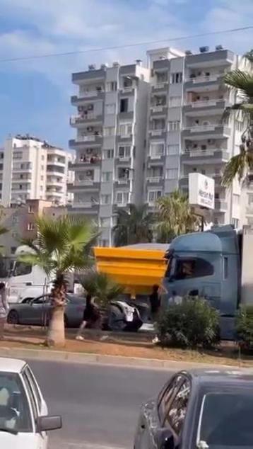 Tartıştığı sürücünün otomobiline TIR ile çarptı