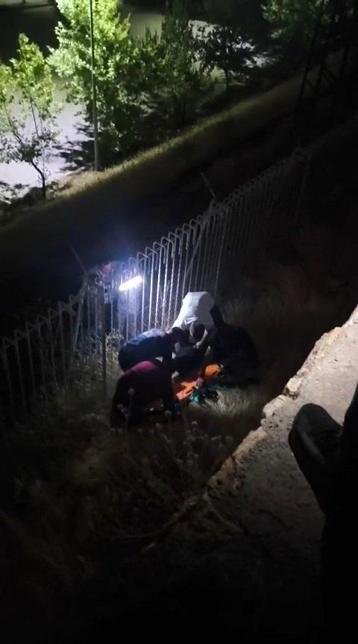 İstinat duvarından düştü, ağır yaralandı