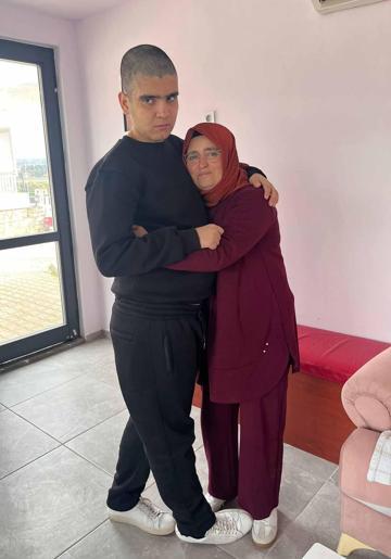 Bakanlığın devreye girdiği otizmli Muhammet, yeni merkezde ailesi ile buluştu