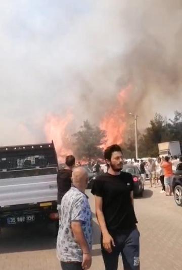 İzmirde 2 ayrı noktada orman yangını