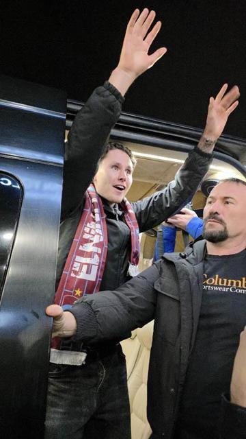 Trabzonspor’un yeni transferi Lovike coşkulu karşılama