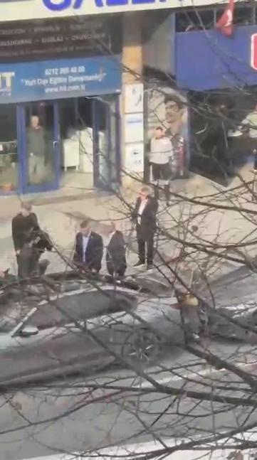 Sadettin Saran özel laboratuvardan çıkarken görüntülendi