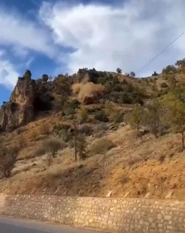 Tunceli’de kara yolunda ‘kaya’ tedbiri; kopan kayalar kamerada