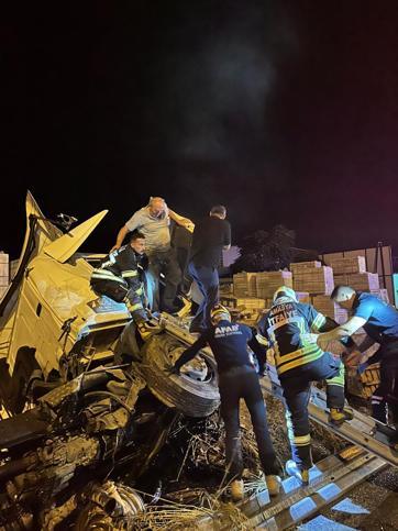 Devrilen tankerin şoförü yaralandı