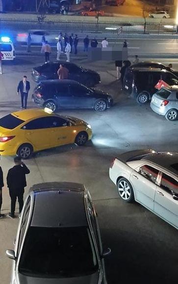 Trafik levhasına çarpan motosikletteki 2 kişi hayatını kaybetti