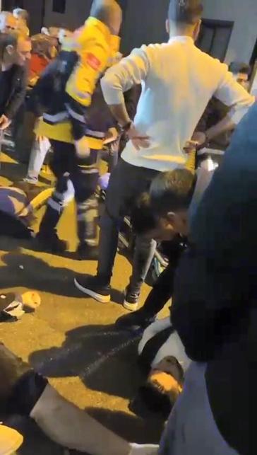 Çekmeköyde minibüs asker eğlencesindekilere çarptı: 1 ölü 5 yaralı