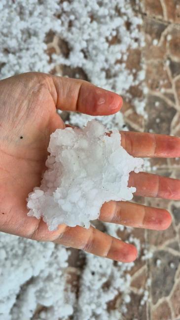 Ankarada sağanak ve dolu etkili oldu