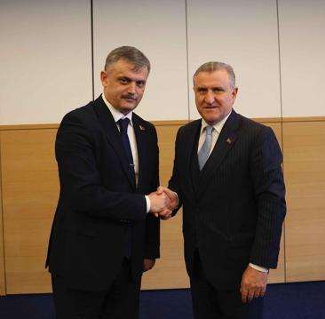 Bakan Bak, Rus mevkidaşı Degtyarev ile görüştü