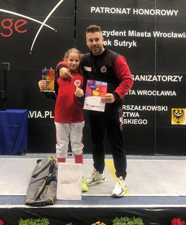 Eskrimci Derin Taşpınar Polonya’da şampiyon oldu