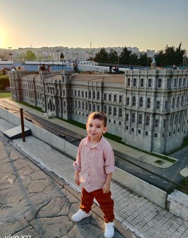 Servis altında kalarak ölen Metehanın annesi: Bilirkişi raporunda hostes yok bizi suçluyorlar