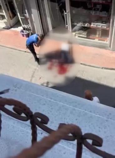 Kasımpaşa’da kız çocuğuna taciz iddiası; 60 yaşındaki şüpheli 3 yerinden bıçaklandı