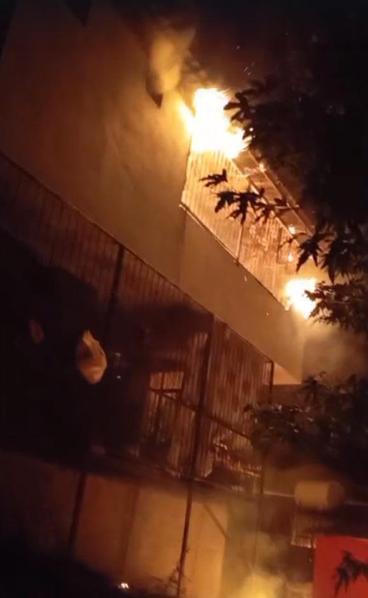 500 TL’lik şofben parası tartışmasında kiracılarını döverek öldüren çiftin evi yandı