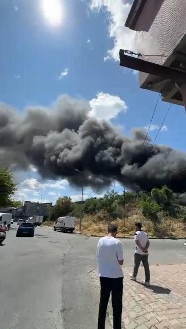Gaziosmanpaşa’da katı atık tesisinde çıkan yangın söndürüldü