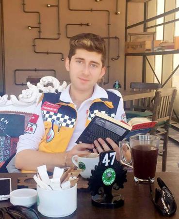 Oğlunun öldürülmesine ilişkin görüntüleri izlerken gözyaşına boğuldu