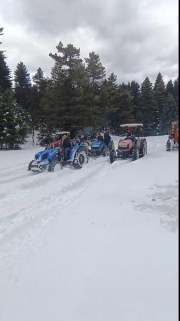 Karlı kaplı yaylada traktörle off-road turu