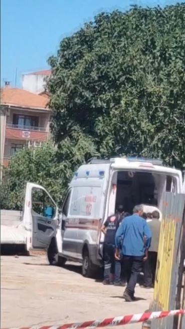 Sultanbeylide düşen çatının altında kalan mühendisin cenazesi Adli Tıptan alındı