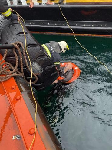 Balıkçı teknesi alabora oldu: 1 ölü, 1 yaralı