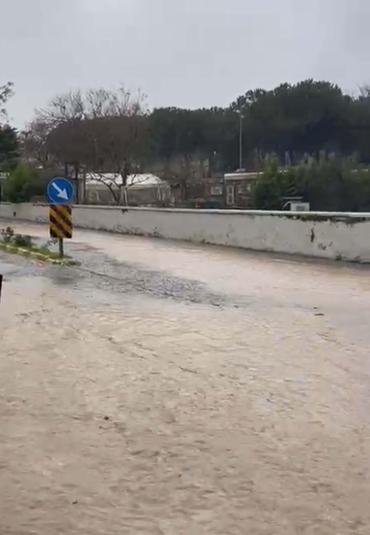 Bozcaadada sağanak etkili oldu