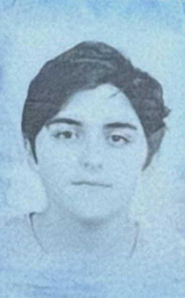 Otomobil beton reklam panosuna çarptı: 1 ölü