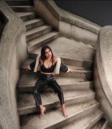 Bağcılarda rezidansın balkonundan ateş eden model kadın yakalandı