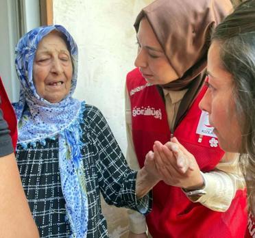Türk Kızılay’dan yalnız yaşayan yaşlılara destek
