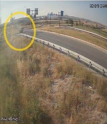 Çorumda iki otomobilin çarpışması kamerada; 6 yaralı