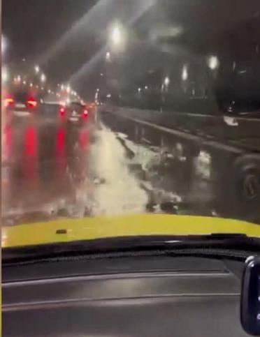 İstanbulda sağanak etkili oluyor