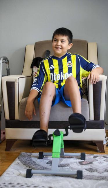 Muhabbet kuşunun peşinden 6ncı kattan düşen Buraka yardım eli uzatıldı