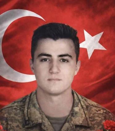 Trafik kazasında hayatını kaybeden uzman çavuş toprağa verildi