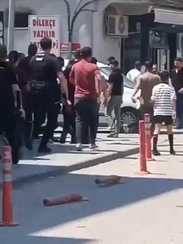 Şırnak’ta iki aile arasında taşlı, sopalı ve bıçaklı kavga: 8 yaralı, 17 gözaltı