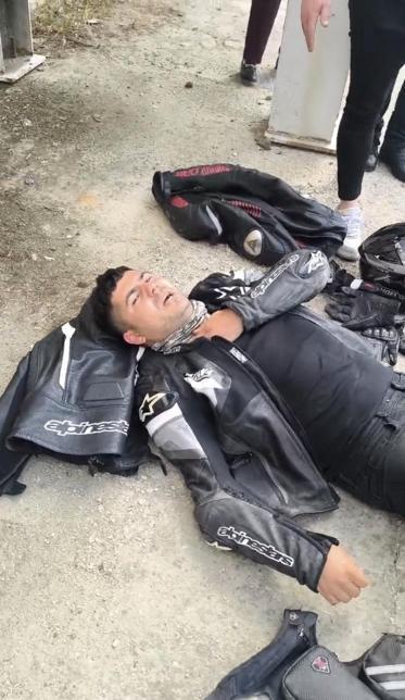 3 motosiklet ve otomobilin karıştığı kaza kask kamerasında