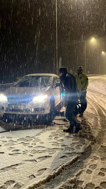 Malatyada kar nedeniyle mahsur kalan 33 kişi kurtarıldı