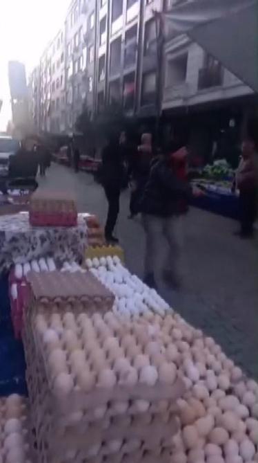 Güngörende pazarcıların tartışması silahlı kavgaya dönüştü