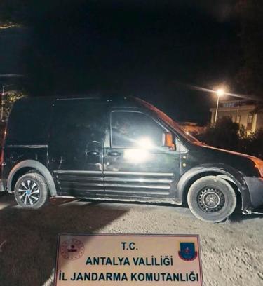 3 kişinin yaralandığı silahlı saldırının şüphelileri yurt dışına kaçma hazırlığındayken yakalandı