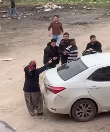 Hükümlüyü yakalamaya giden polise direndiler