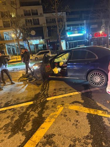 Beylikdüzünde trafik kazası sonrası tarafların kavga ettiği anlar kamerada